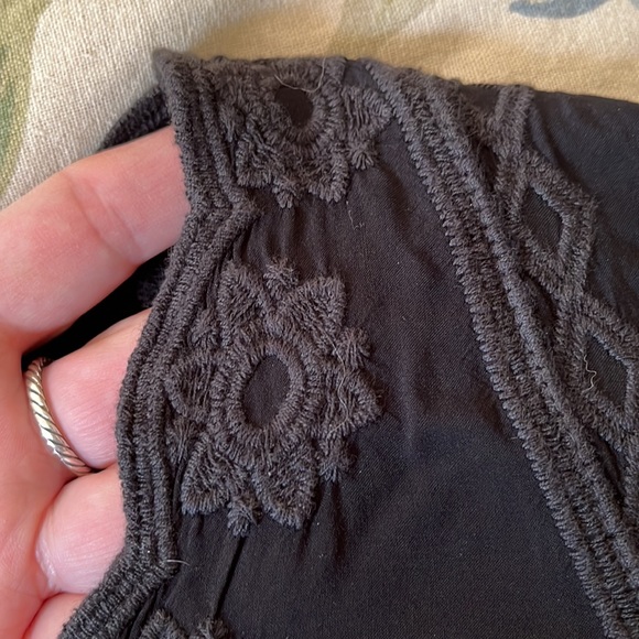 XCVI Size 2X Elicia Embroidered Popover Top Black-on-Black VNeck Johnny Was Vibe - Picture 14 of 14